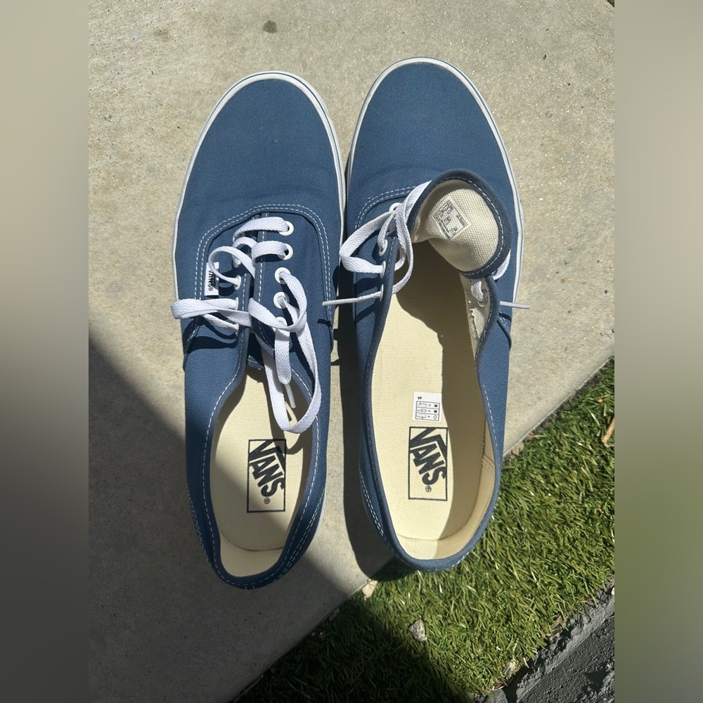 M 13 blue low top Vans